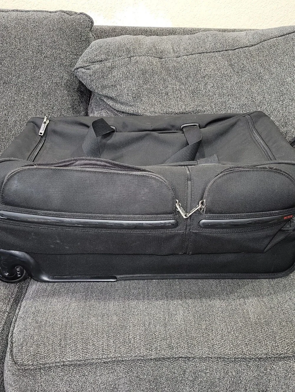 Tumi Alpha II Large 2 Wheeled Rolling Split Duffel Bag Travel Luggage